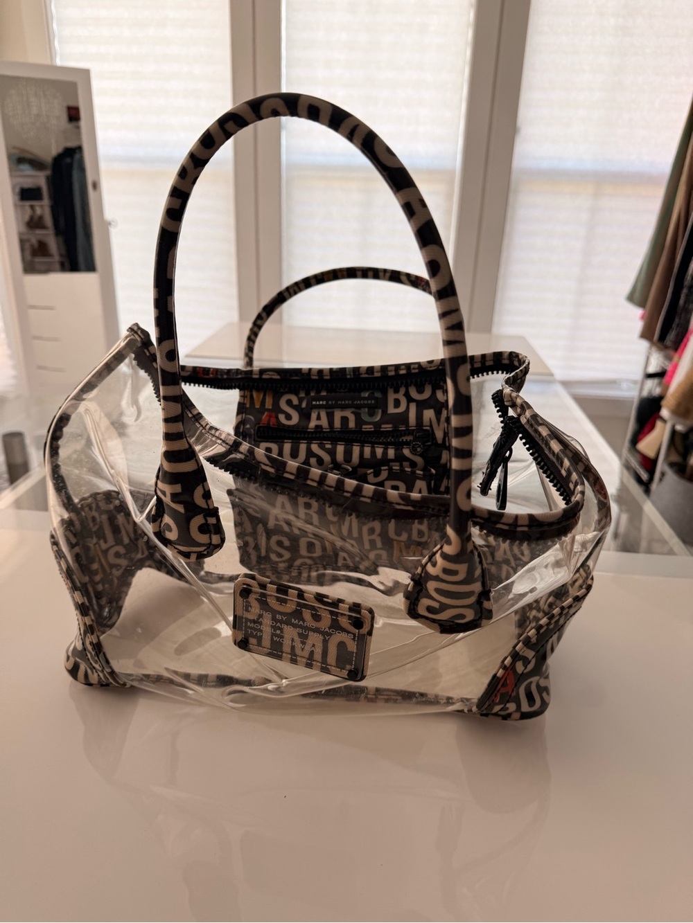 Marc by Marc Jacobs Clear Tote with Black Logo-Print Pouch - Picture 2 of 6